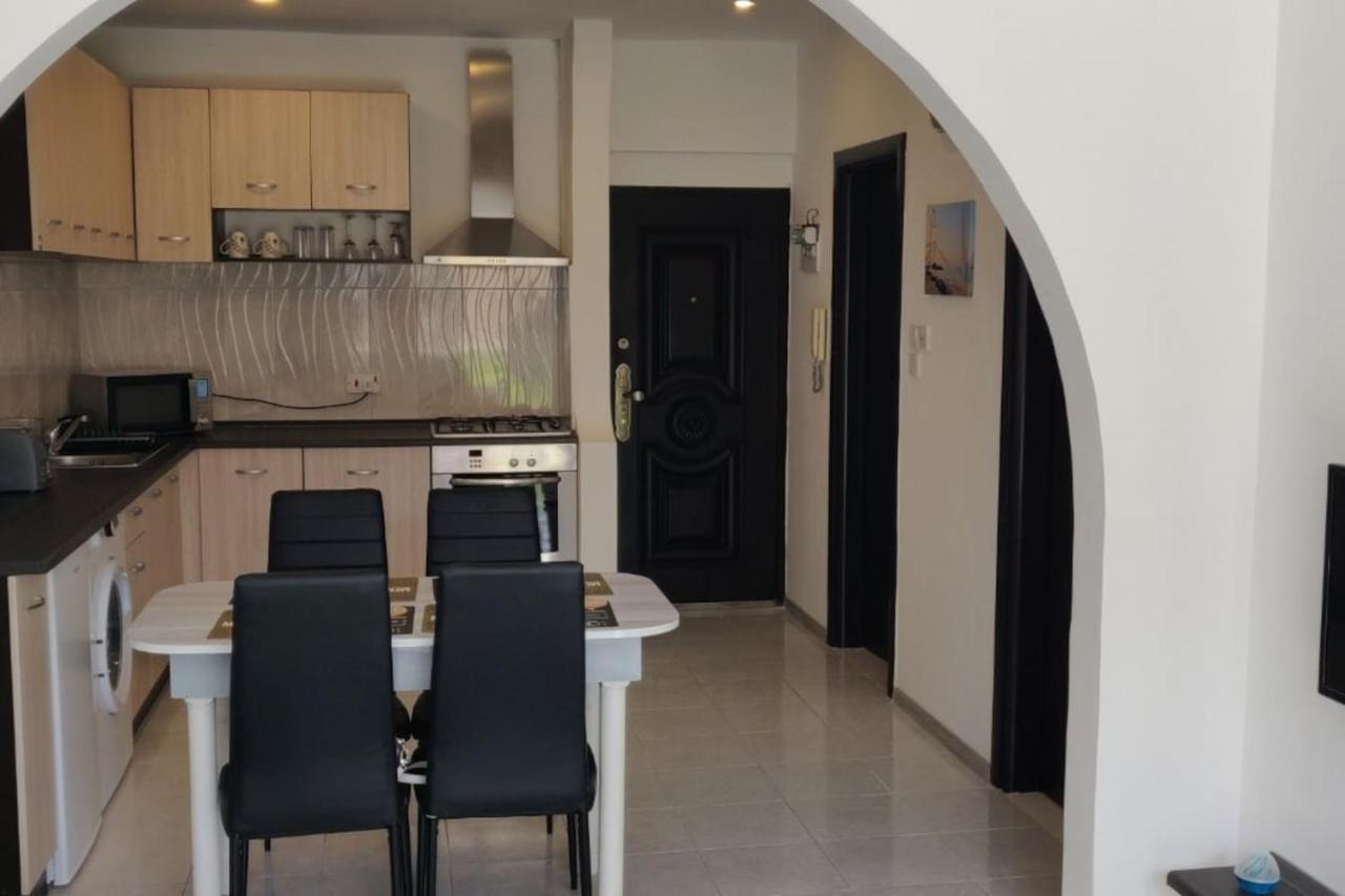Апартаменты Sunny Day Flat Сент-Полс-Бей Экстерьер фото
