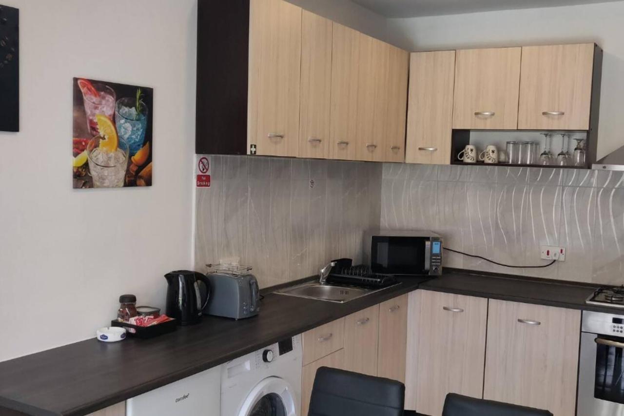 Апартаменты Sunny Day Flat Сент-Полс-Бей Экстерьер фото